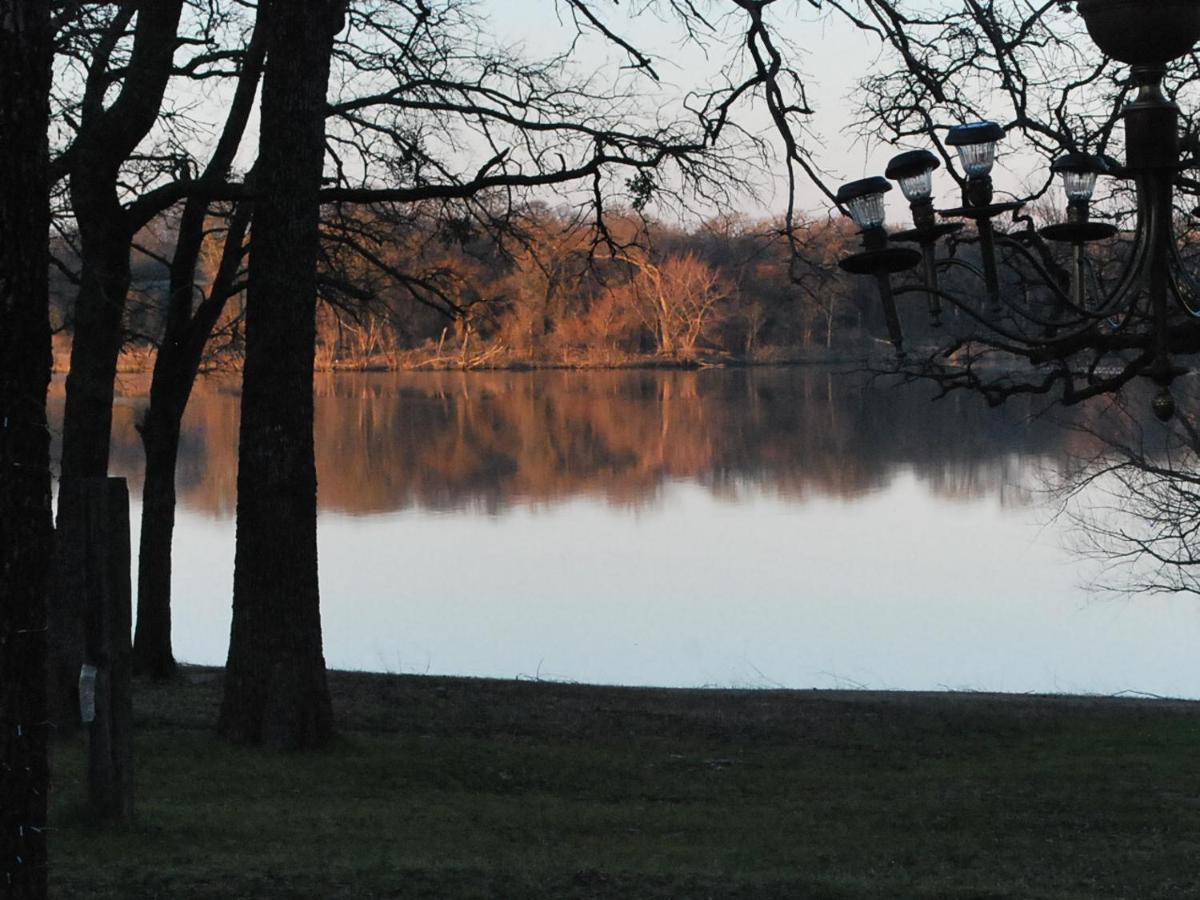 Lake Front Cottage Little Elm Экстерьер фото